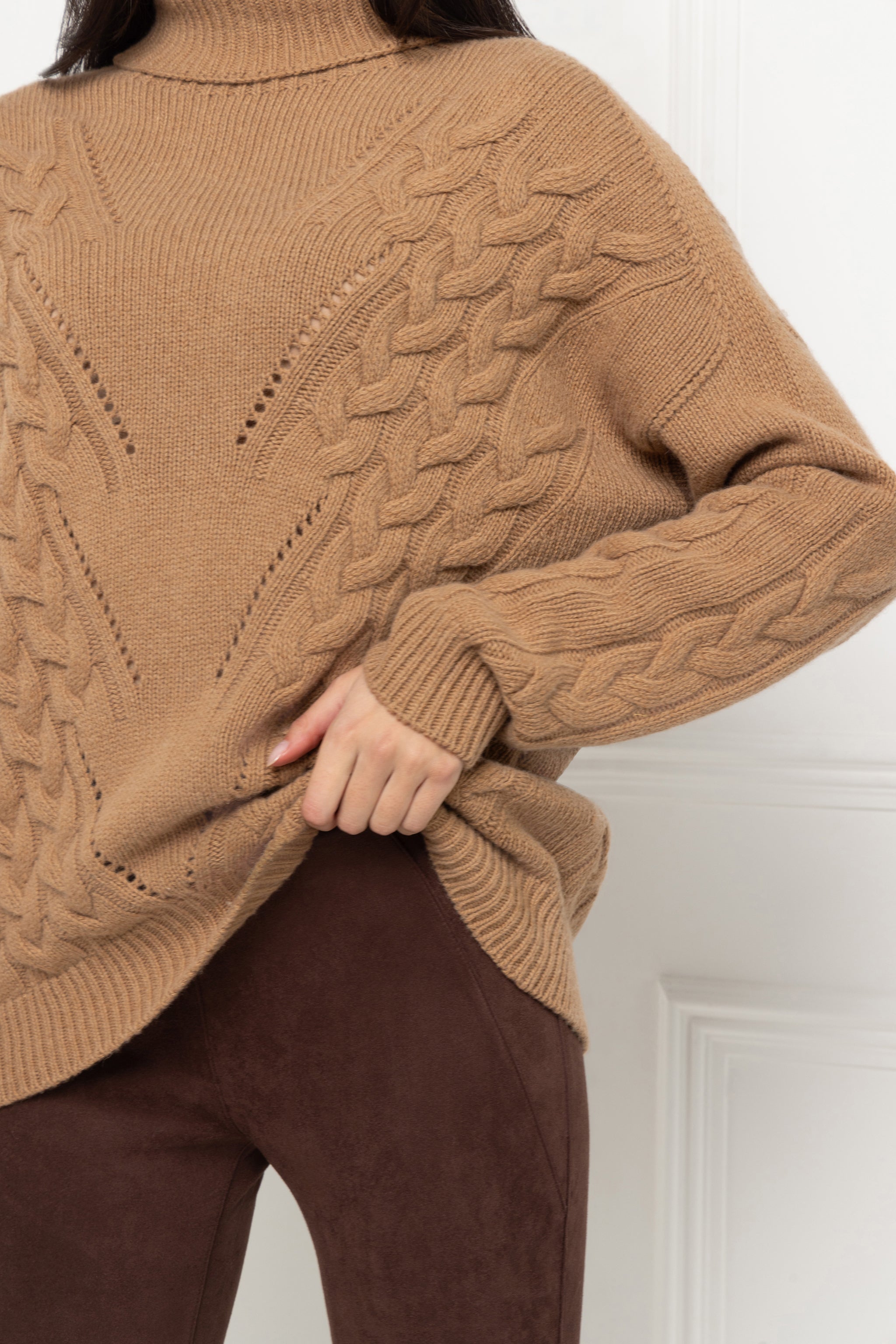 Cashmere Blend Chunky Cable Roll Neck (Camel)
