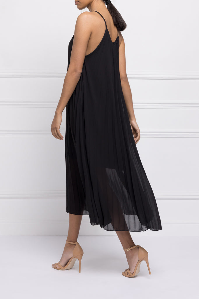 Chiffon Pleated Dress (Black)